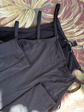 Black leggings with cutout sides